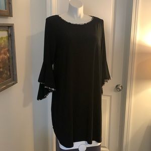 Roz & Ali 2X Bell Sleeve Dress